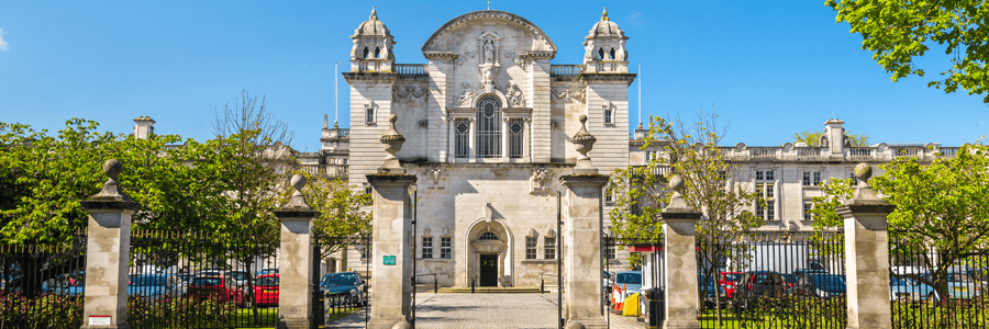 Student life in Cardiff - Entrance to Cardiff University