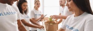 volunteers-at-food-bank