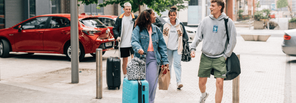 What do you need to take with you to university - blog header