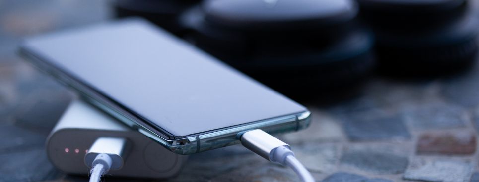 how to stay safe in the dark student tips host students